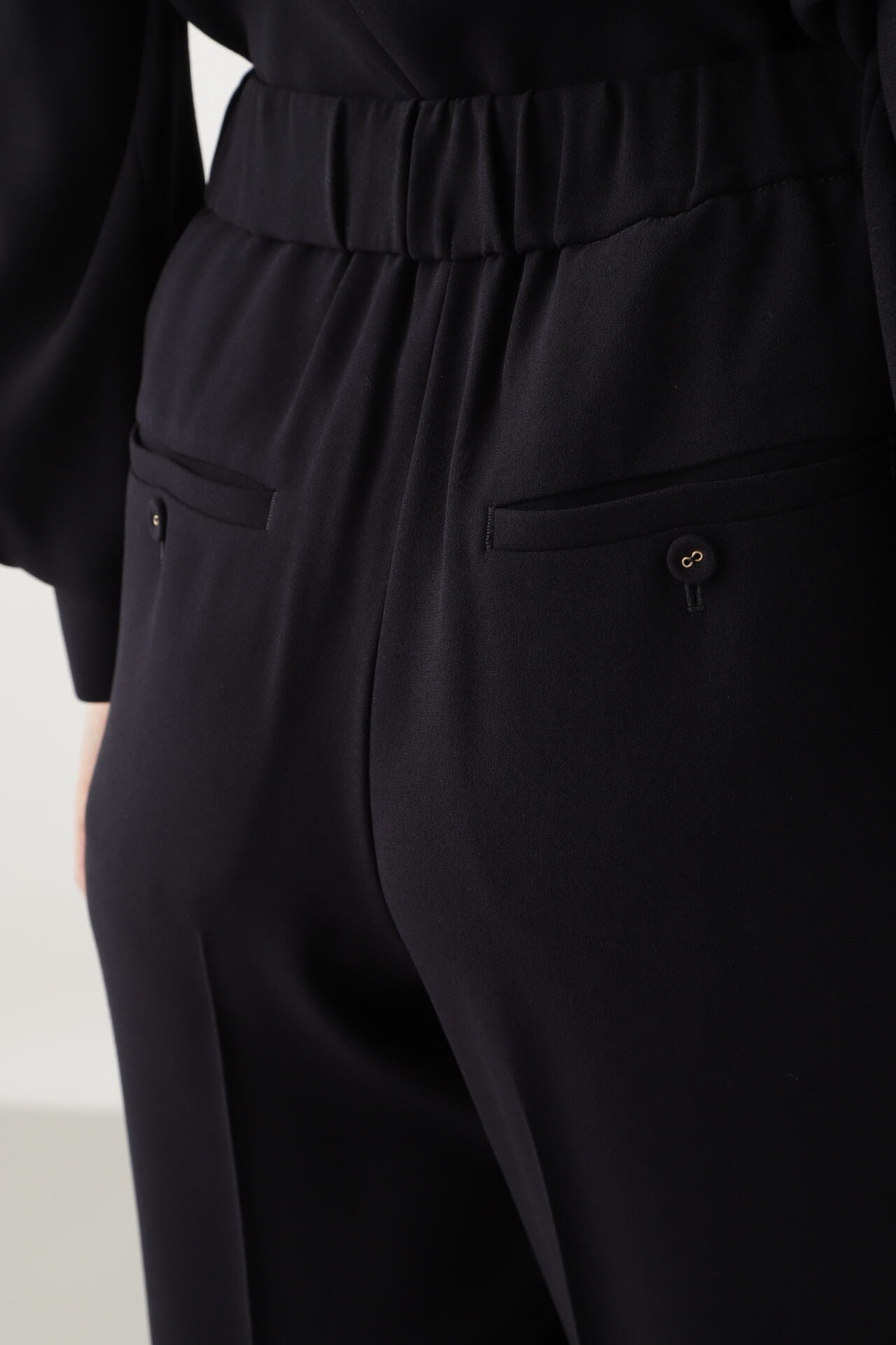 《arrive paris》バックサテンパンツ