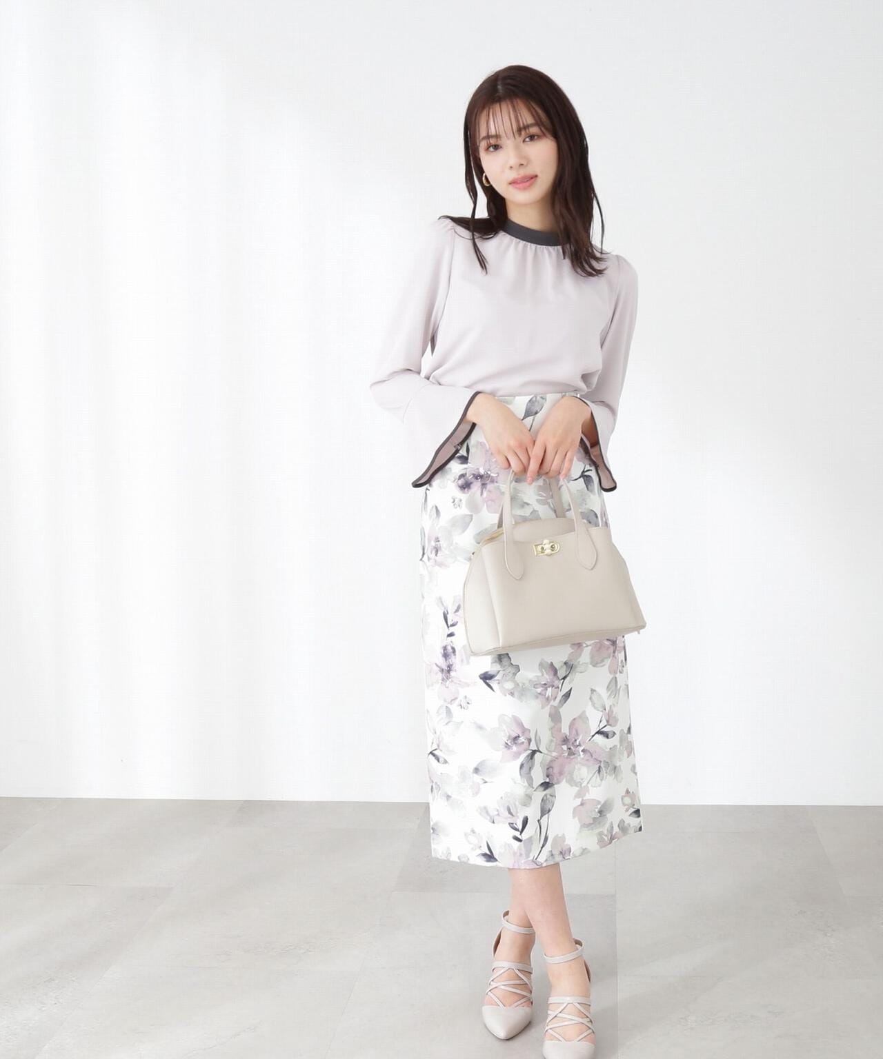 バイカラーフレアスリーブブラウス