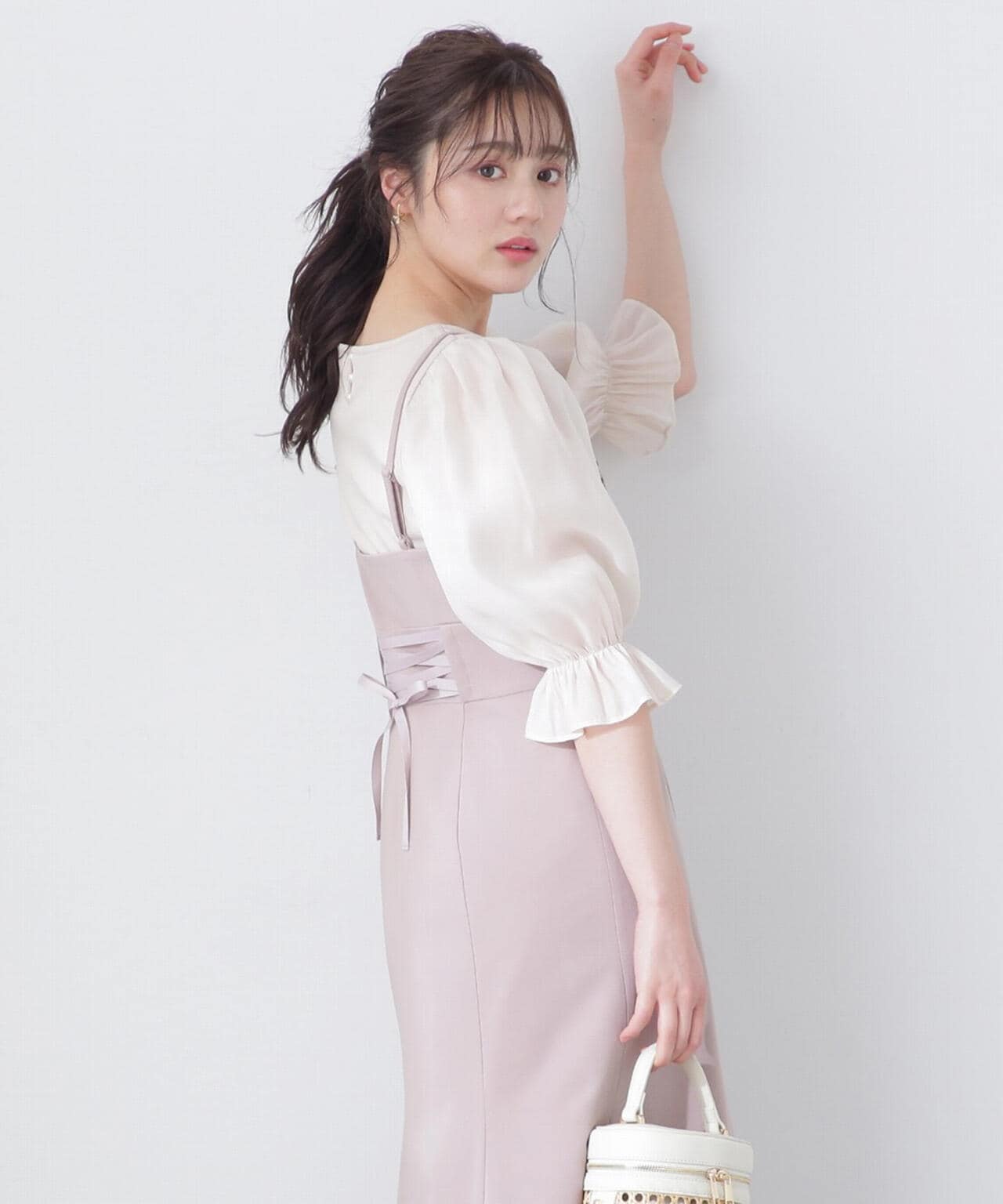 【美人百花5月号掲載 タイアップ休井美郷さん着用商品】シアースリーブカットトップス