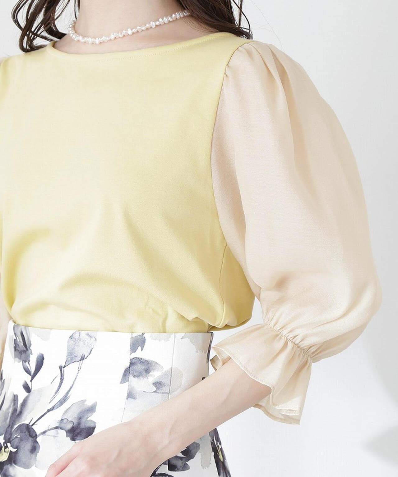 【美人百花5月号掲載 タイアップ休井美郷さん着用商品】シアースリーブカットトップス