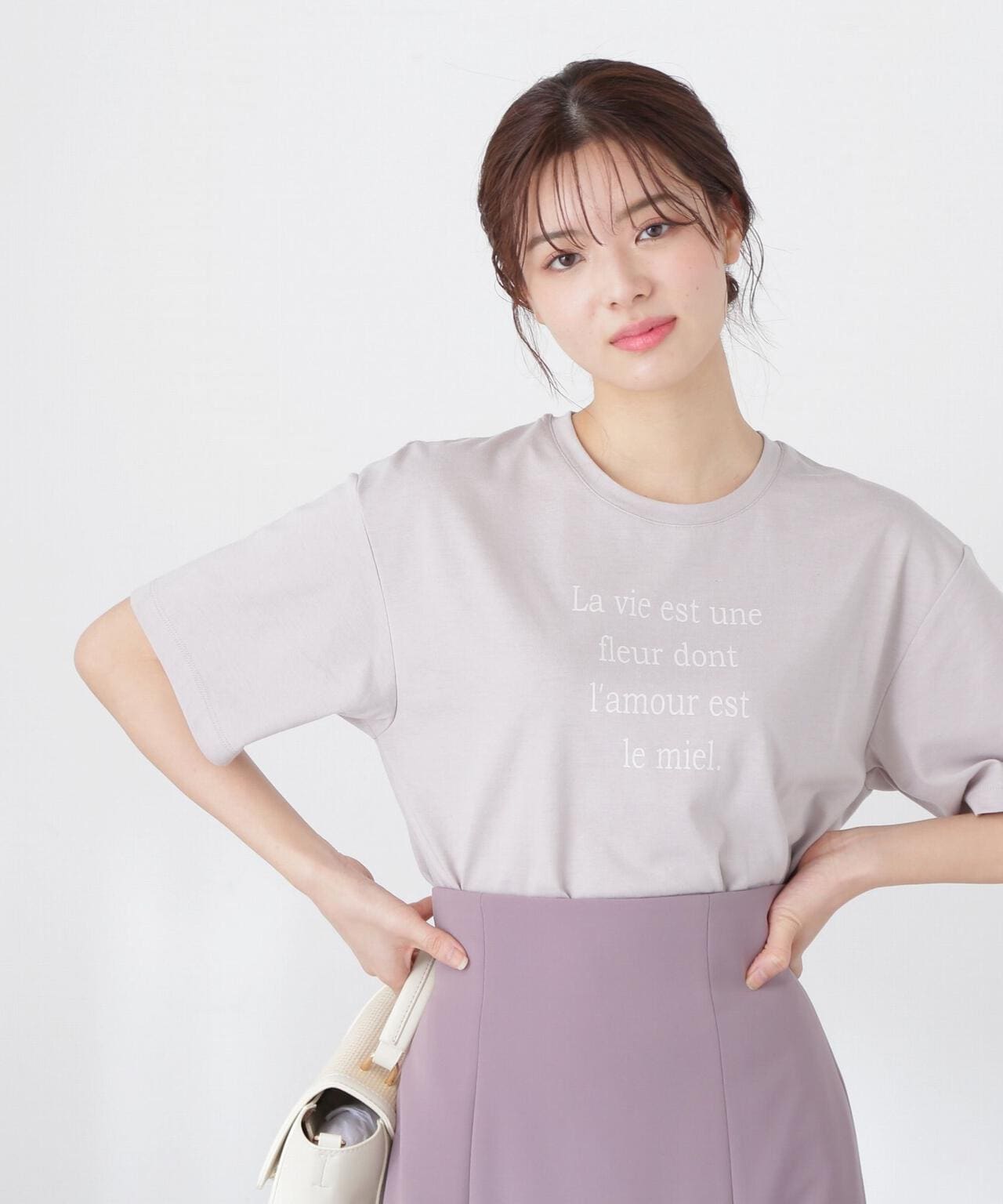 《EDIT COLOGNE》ロゴプリントTシャツ