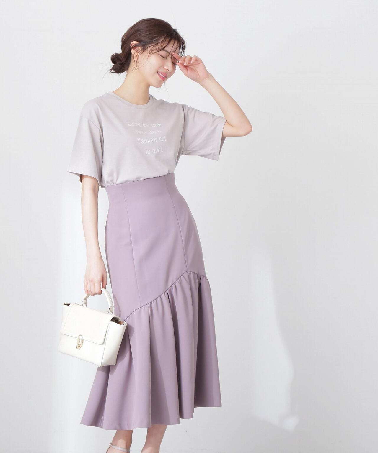 《EDIT COLOGNE》ロゴプリントTシャツ