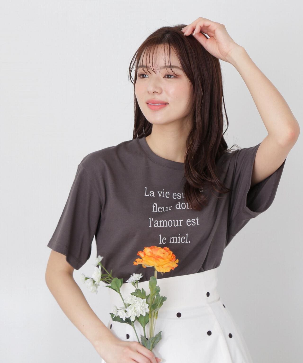 《EDIT COLOGNE》ロゴプリントTシャツ