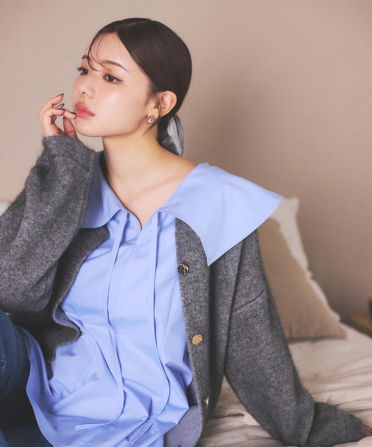 青島心さん着用】ビッグカラーブラウス | PROPORTION BODY DRESSING