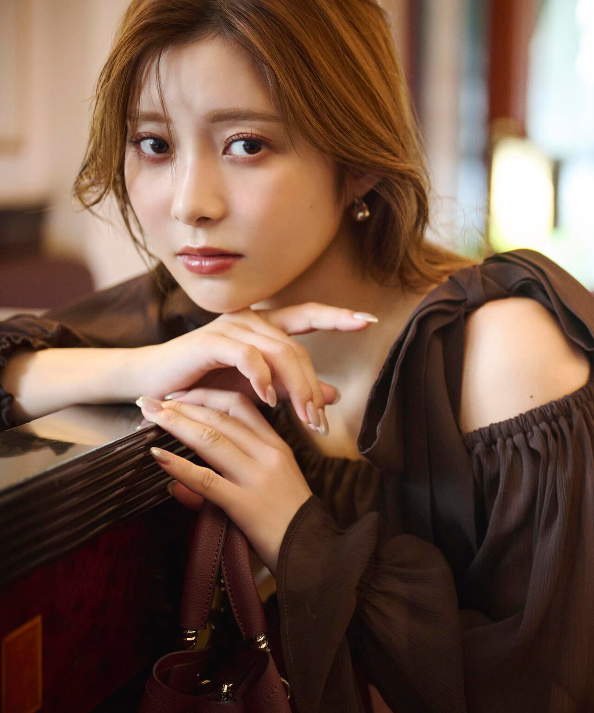 美品 モラビト プルミエ ボウタイドレープブラウス シルバー装飾  