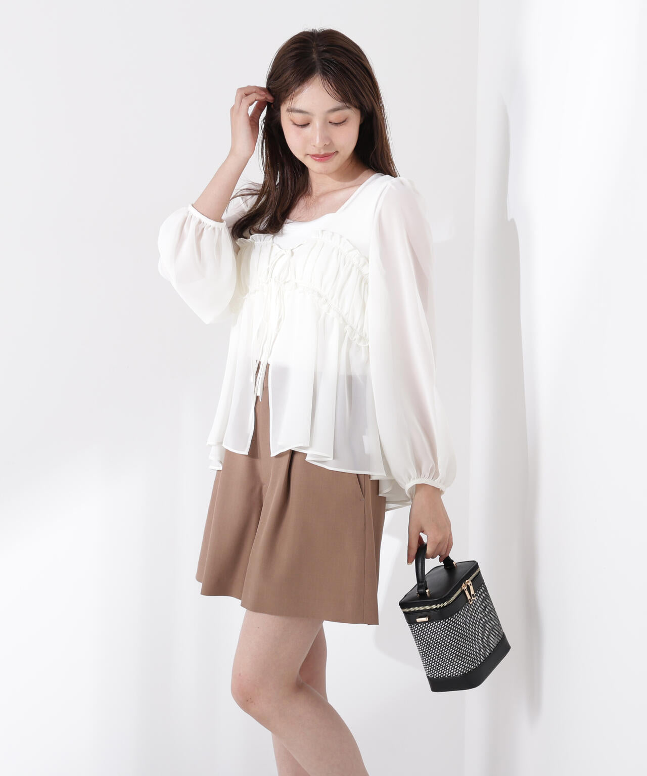 シフォンブラウス