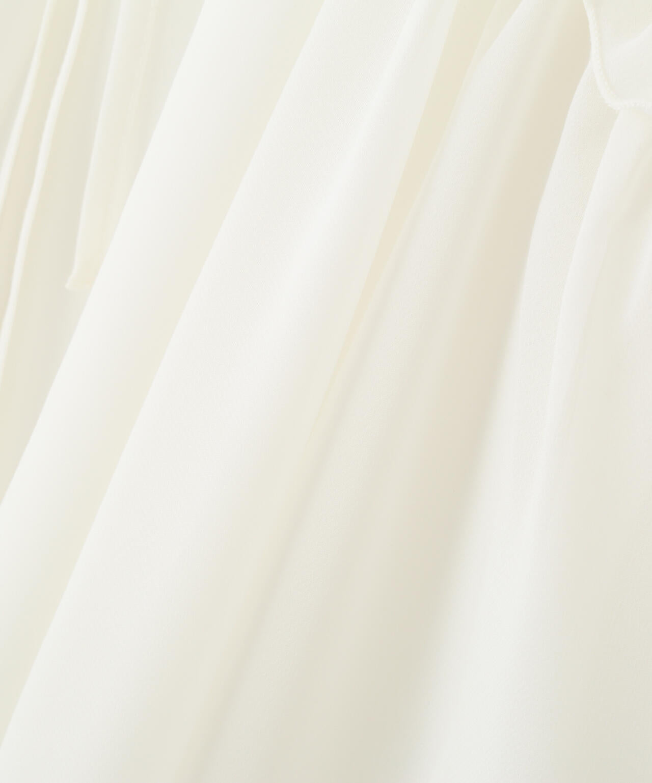 シフォンブラウス