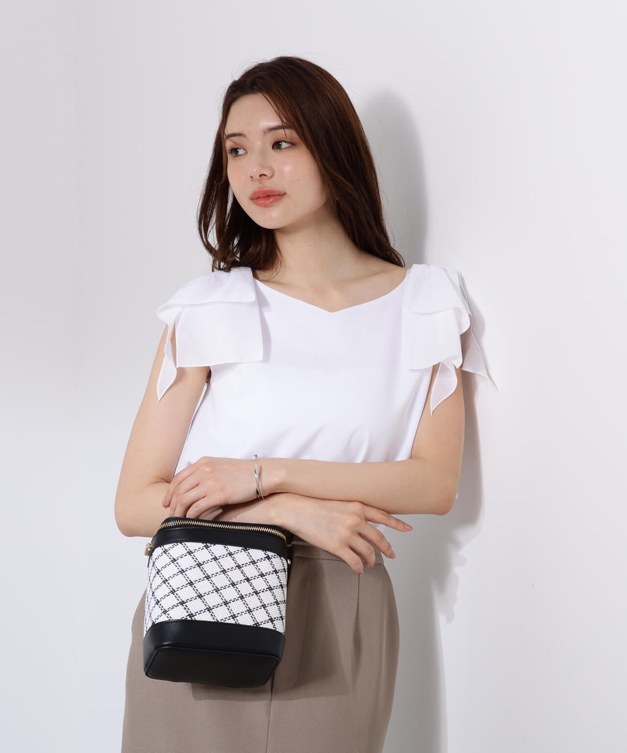 ショルダーリボンブラウス