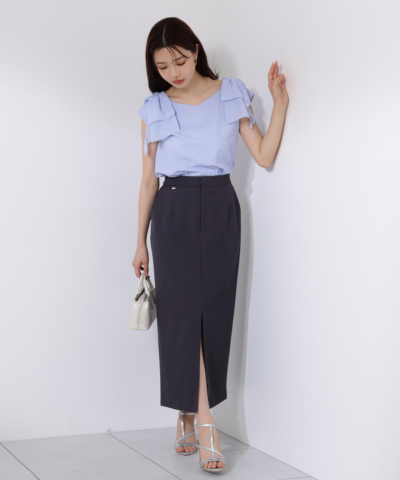 ショルダーリボンブラウス