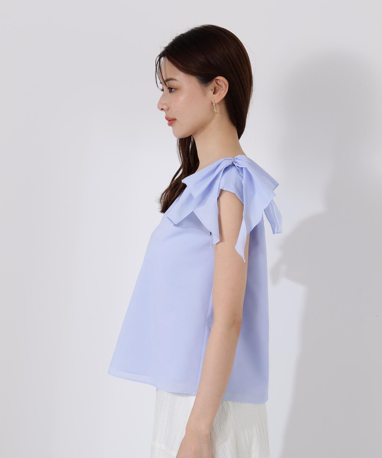 ショルダーリボンブラウス