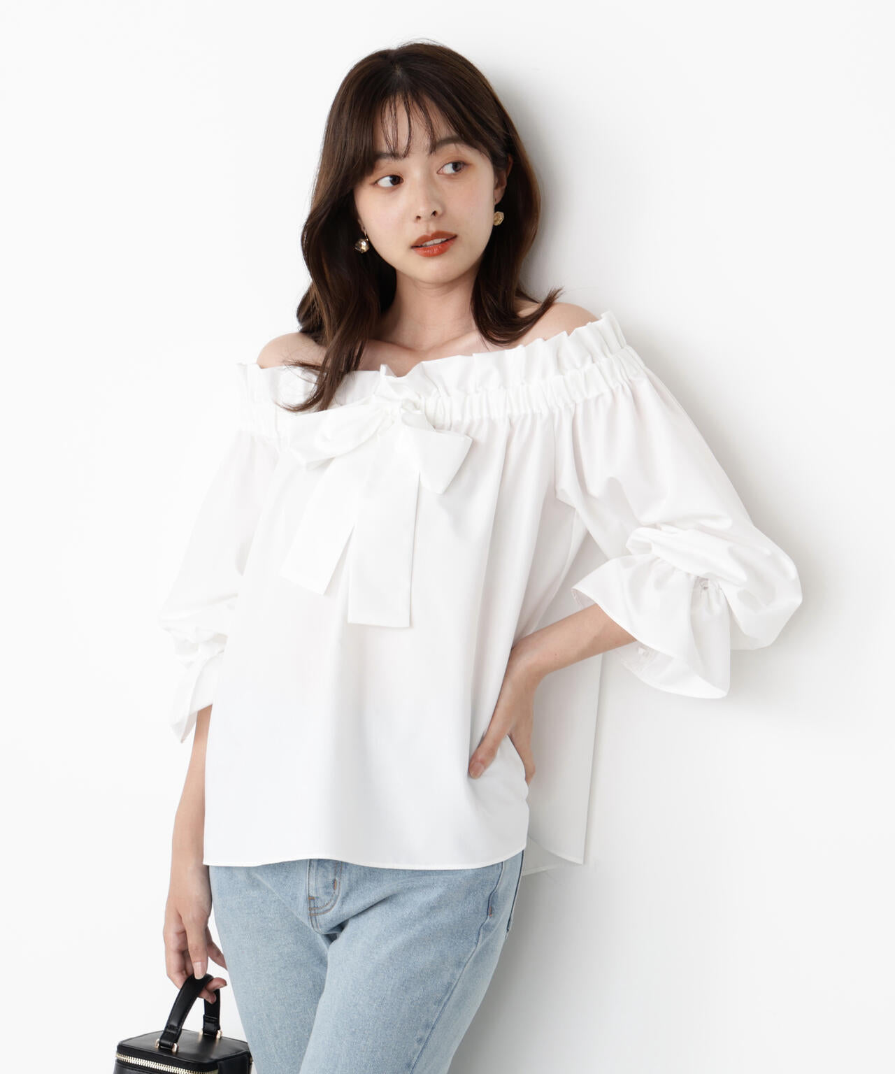 ＜ウォッシャブル＞リボン付きオフショルブラウス