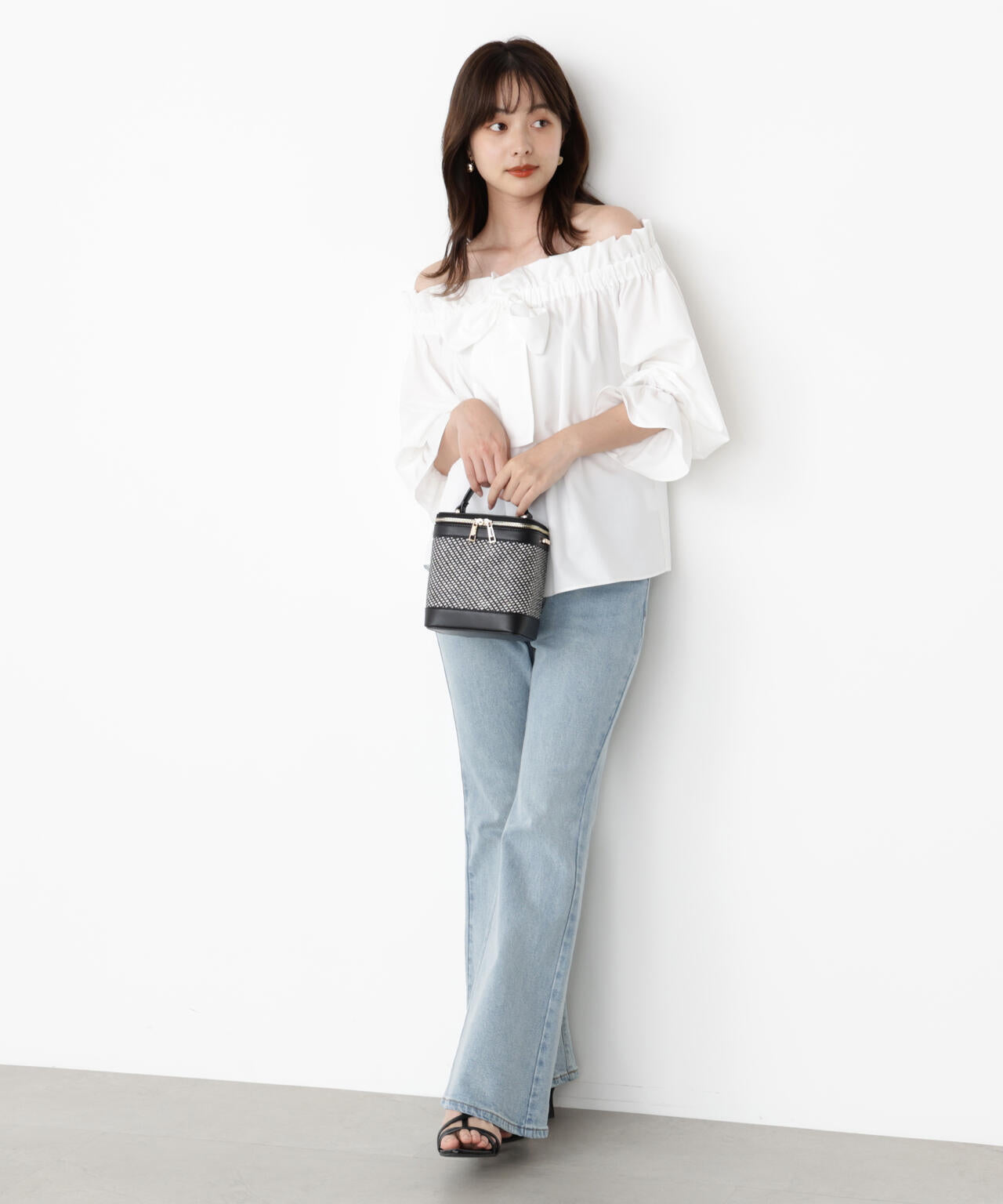 ＜ウォッシャブル＞リボン付きオフショルブラウス