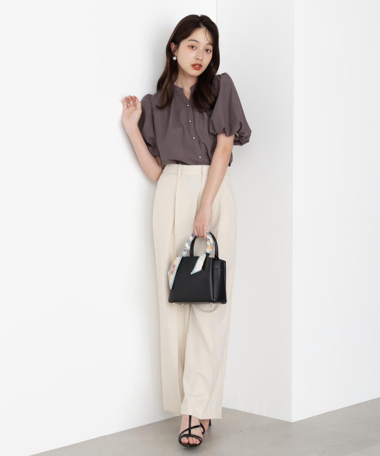 ＜ウォッシャブル＞バルーンタックブラウス