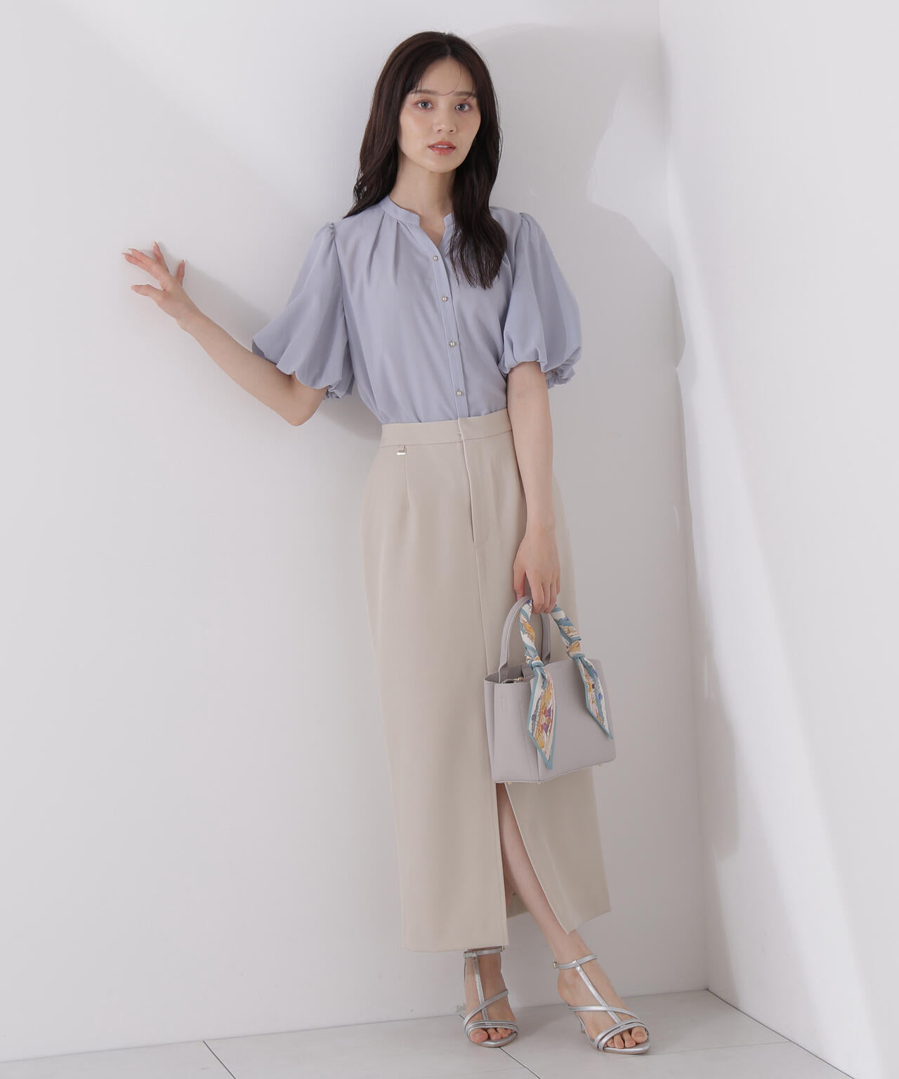 ＜ウォッシャブル＞バルーンタックブラウス