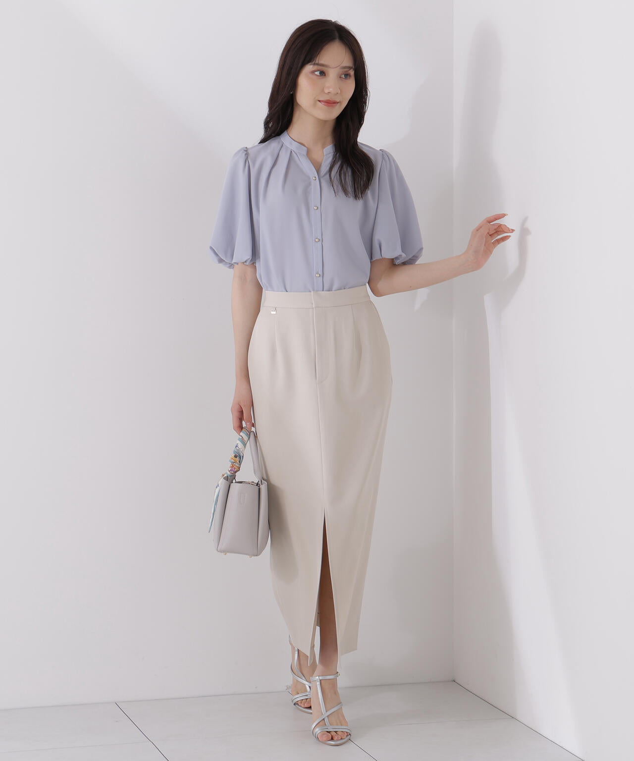 ＜ウォッシャブル＞バルーンタックブラウス