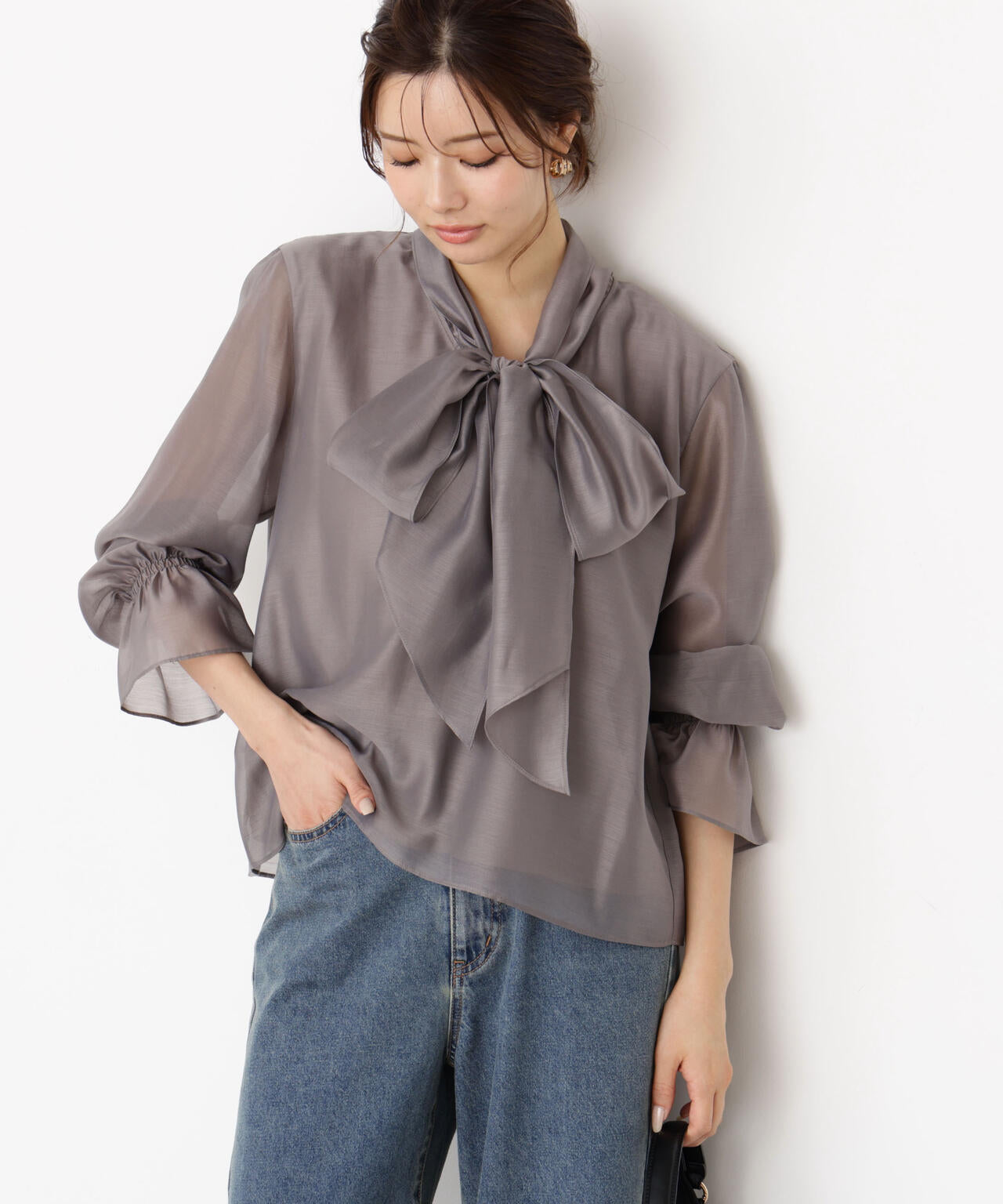 SHE Tokyo シートーキョー ボウタイ リボン ブラウス ネイビー SHE Tokyo シートーキョー ボウタイ リボン ブラウス ネイビー