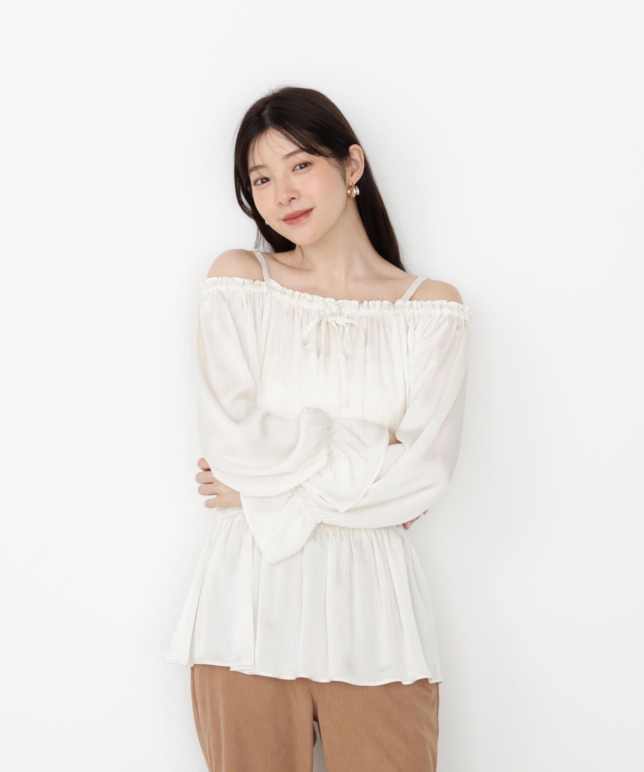 《EDIT COLOGNE》＜ウォッシャブル＞リボン付きオフショルブラウス