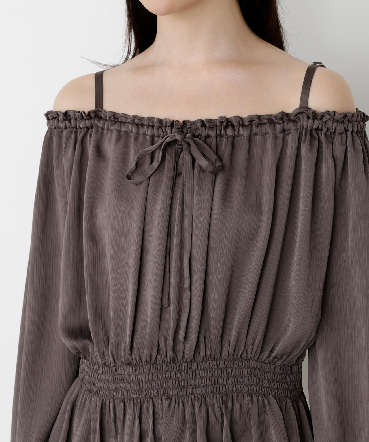 《EDIT COLOGNE》＜ウォッシャブル＞リボン付きオフショルブラウス