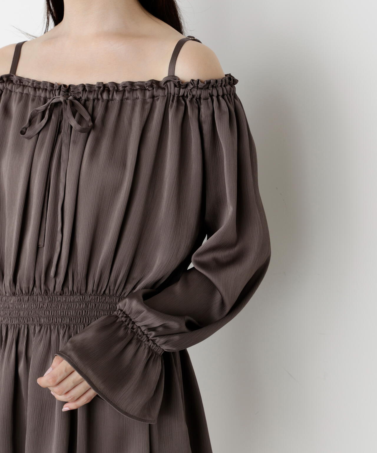 《EDIT COLOGNE》＜ウォッシャブル＞リボン付きオフショルブラウス