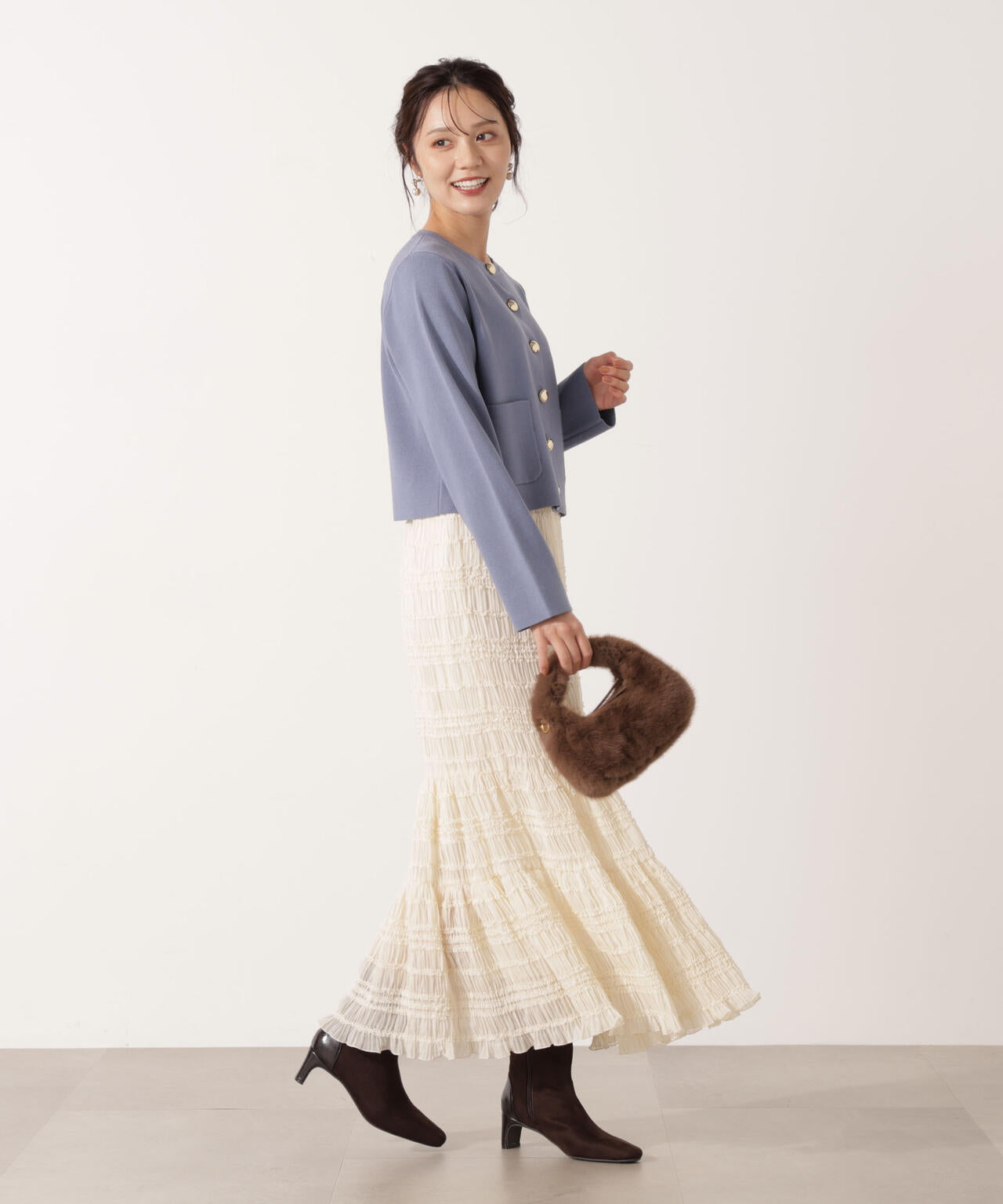 青島心さん着用】シャーリング切り替えスカート | PROPORTION BODY