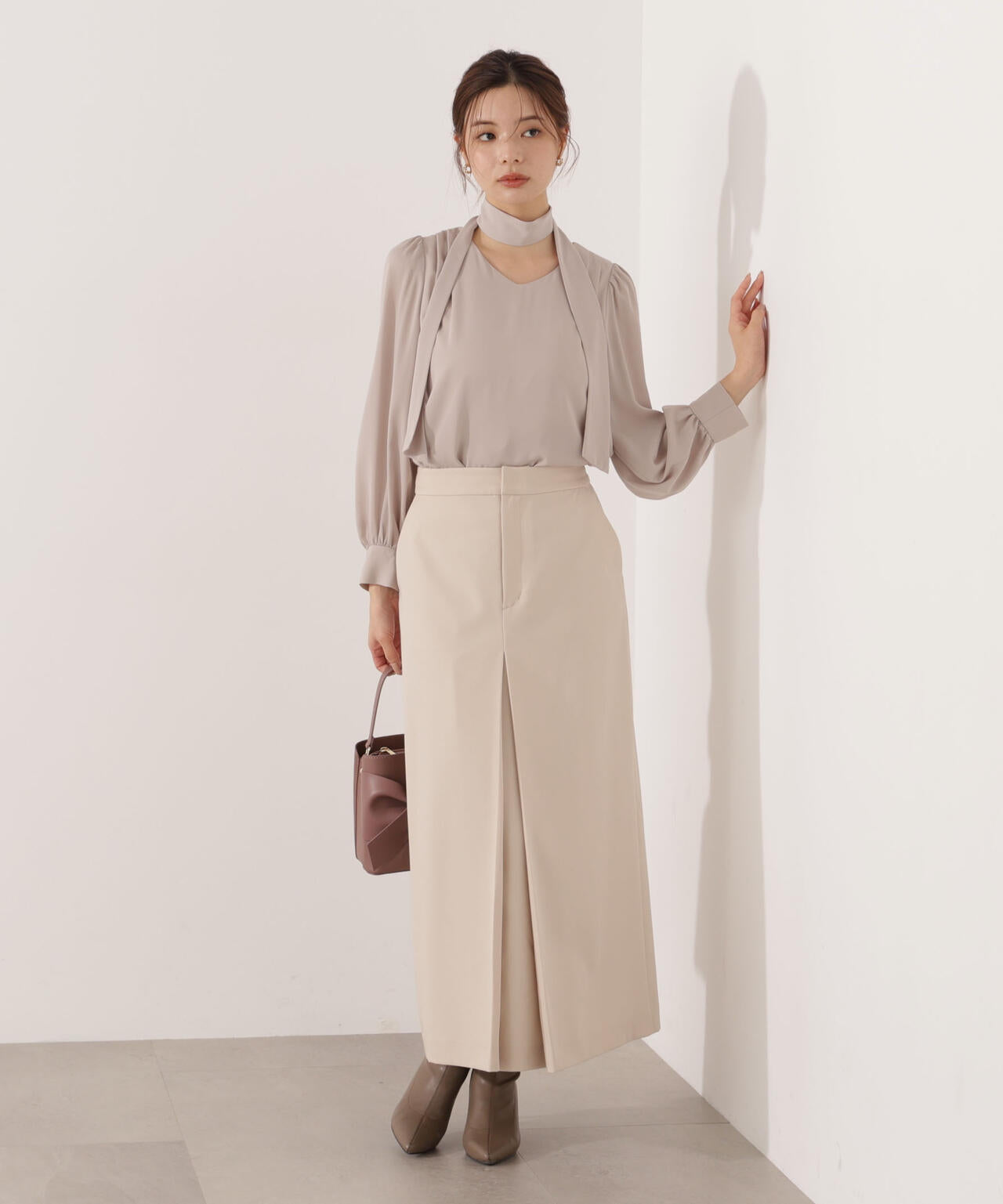 ウォッシャブル＞フロントタックナロースカート | PROPORTION BODY