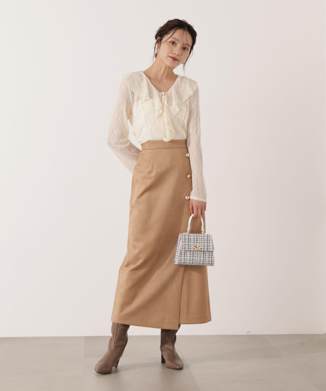 【ブルネロクチネリ】スウェードスカート 本皮 ベージュ レディース エレガント＆カジュアルスカート | Brunello Cucinelli