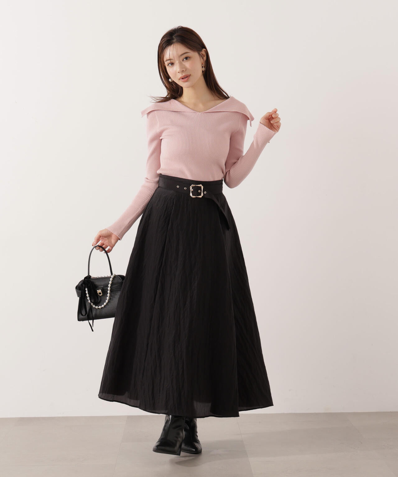 CHANEL黒 フレアスカート 装飾ボタン付き CHANEL黒 フレアスカート 装飾ボタン付き 渋谷並木橋店】2024/25