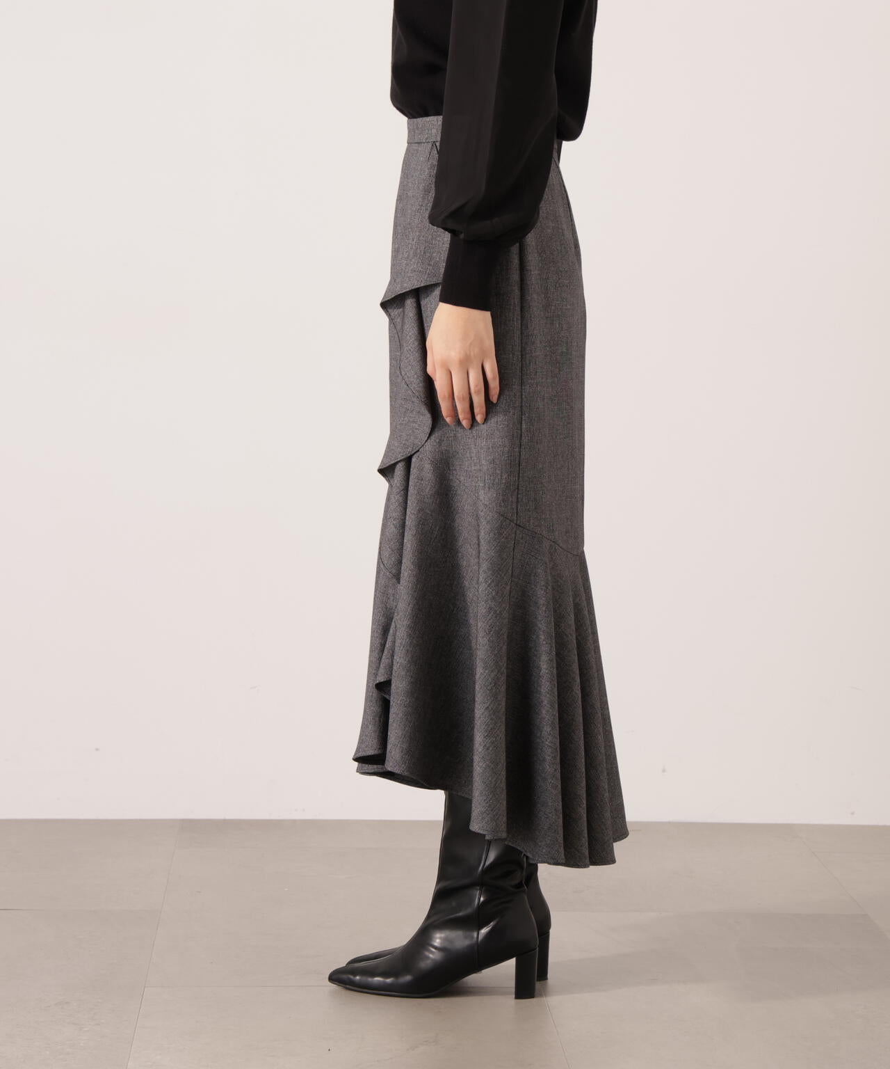 【加藤栞さん着用】ラッフルディテールスカート