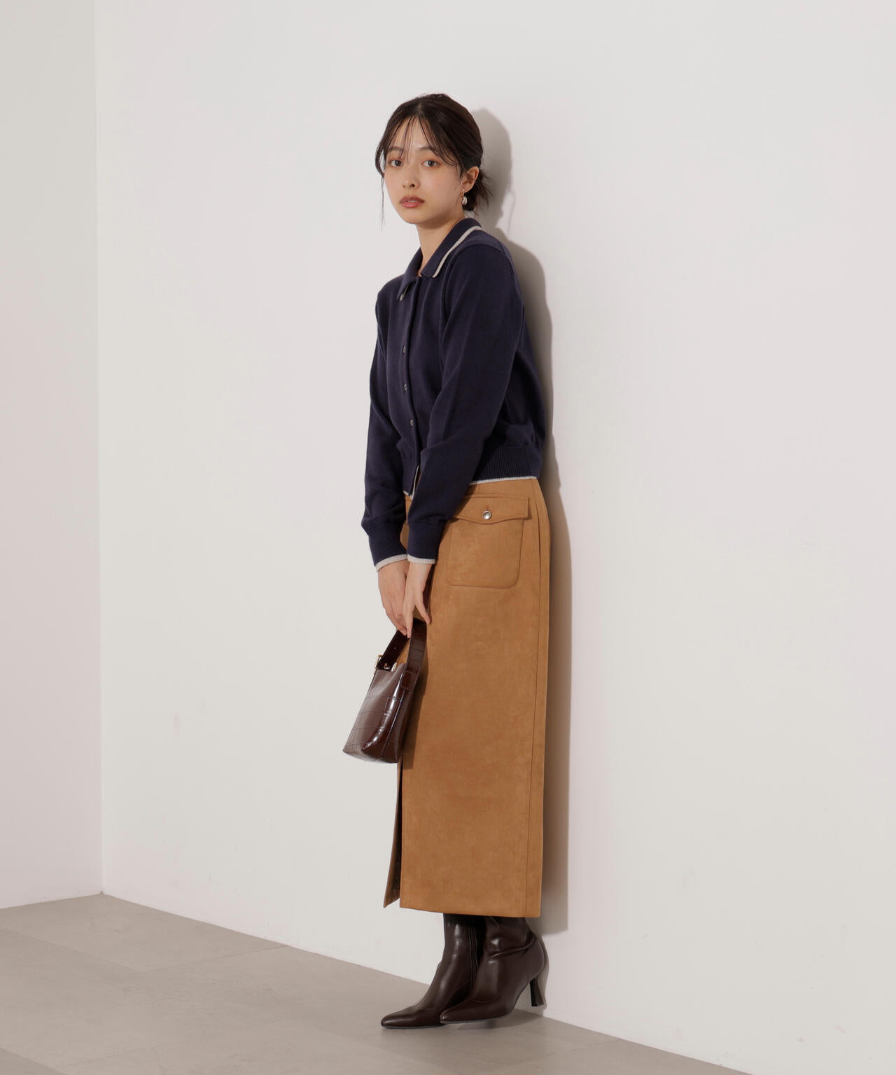 【松川星さん着用】ダンボールフェイクスエードタイトスカート