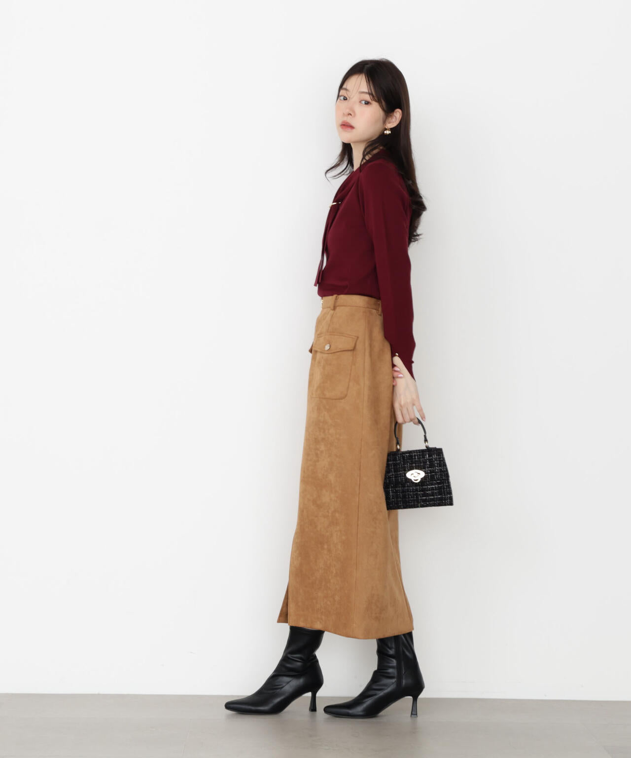 【松川星さん着用】ダンボールフェイクスエードタイトスカート