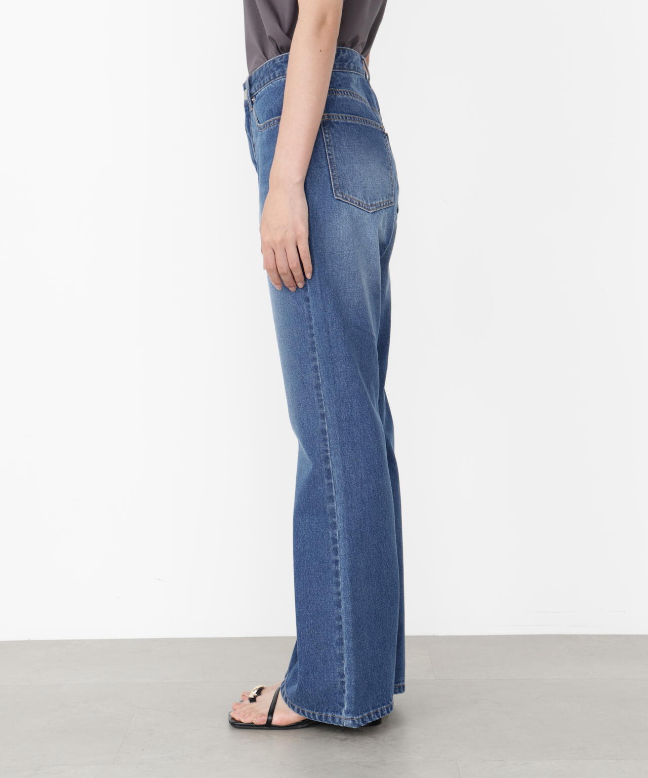 ブーツカットデニムパンツ