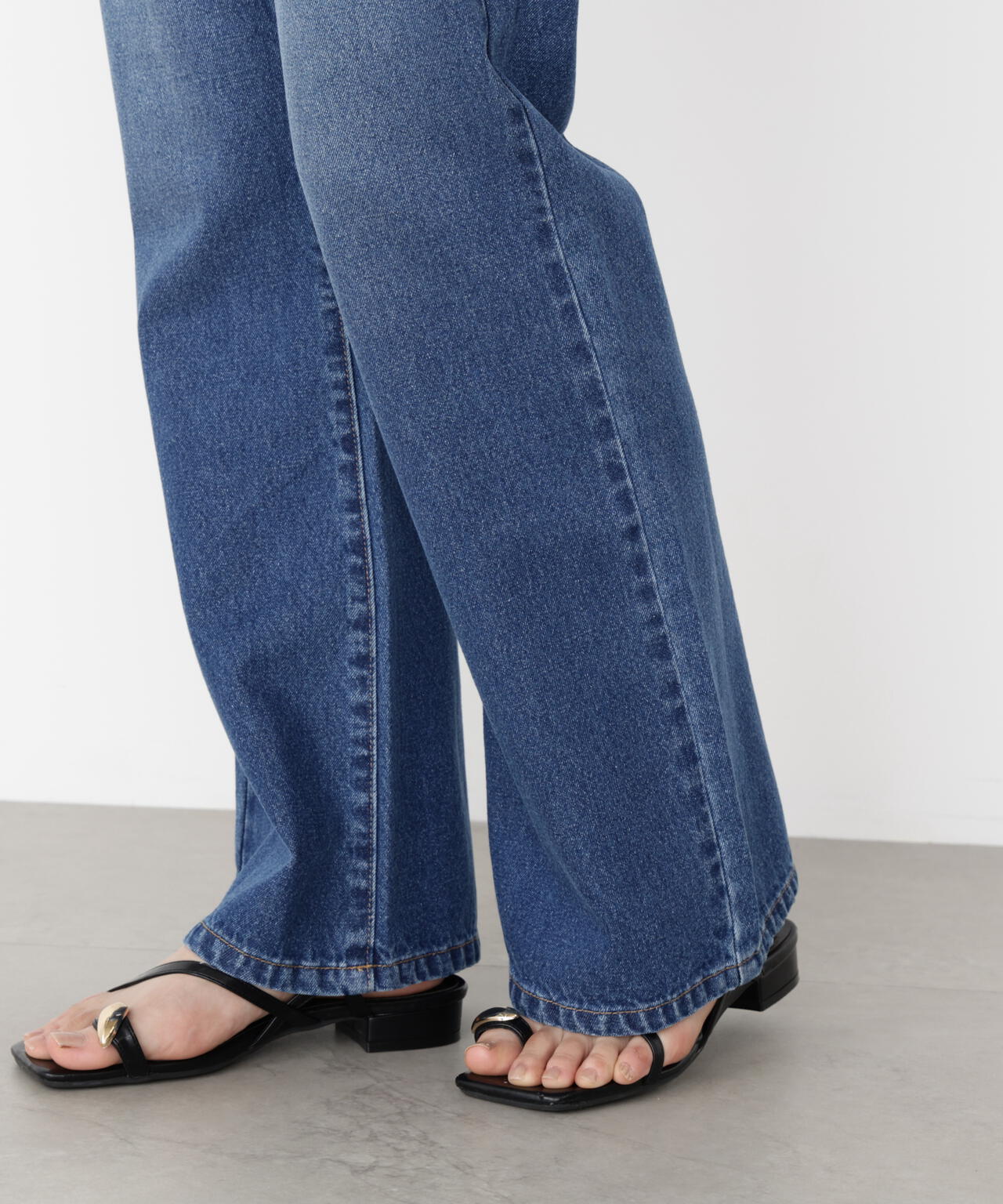 ブーツカットデニムパンツ