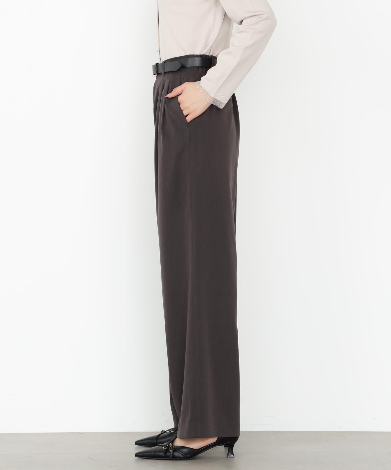 【松川星さん着用】ベルト付きタックパンツ