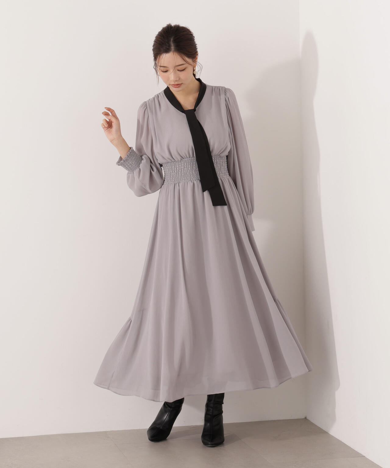 【青島心さん着用】タイ付きウエストシャーリングワンピース