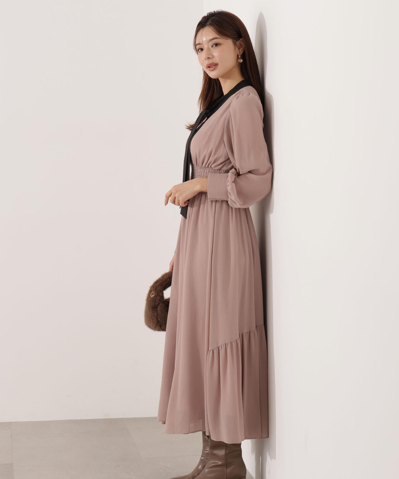 【青島心さん着用】タイ付きウエストシャーリングワンピース