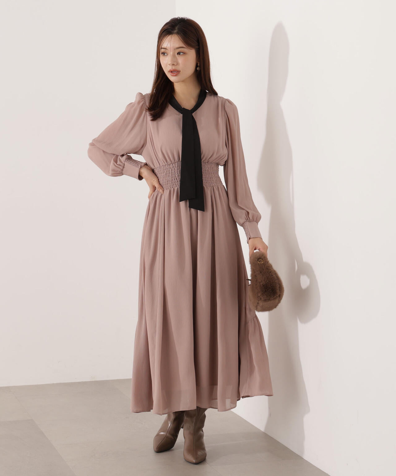 【青島心さん着用】タイ付きウエストシャーリングワンピース