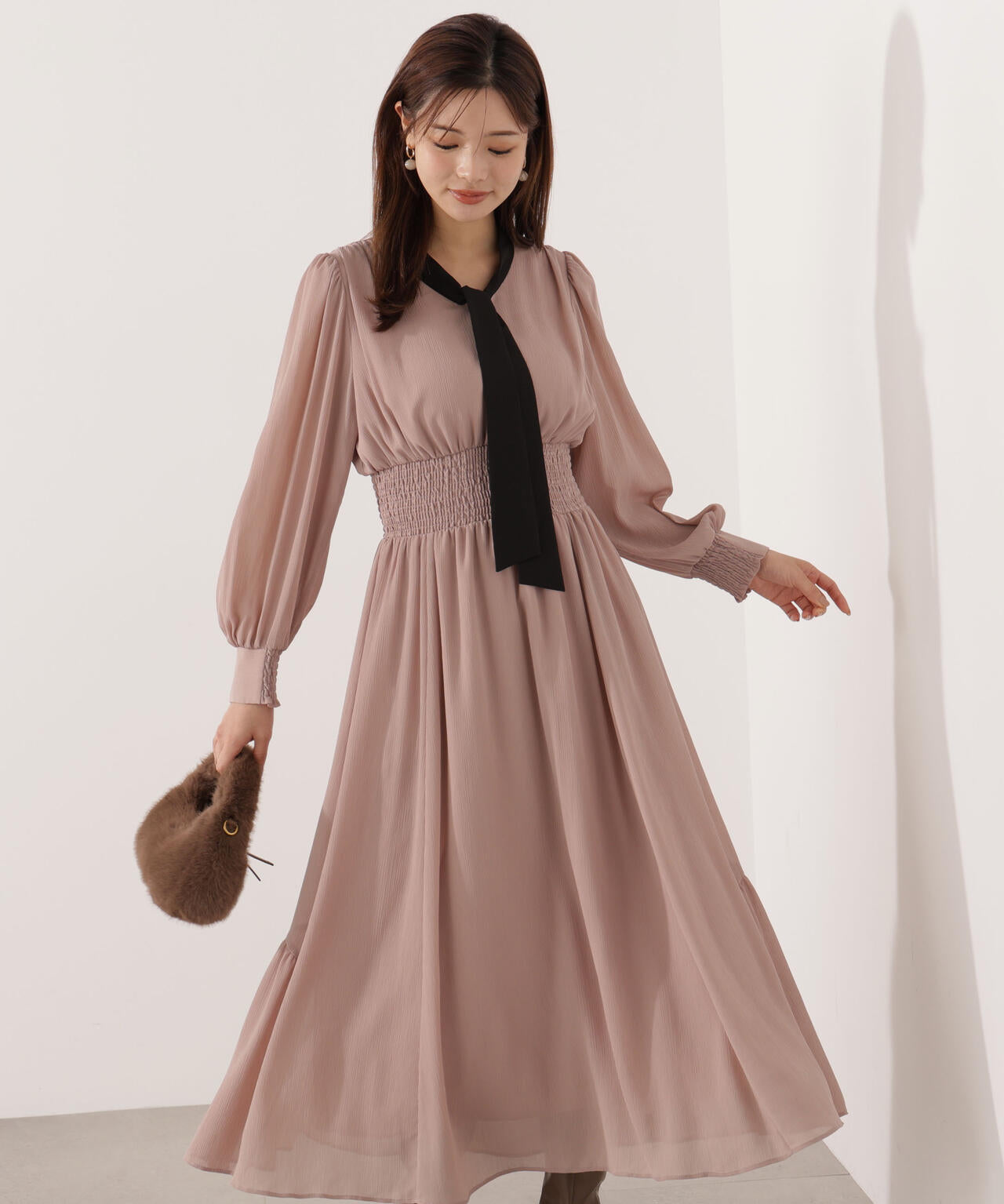 【青島心さん着用】タイ付きウエストシャーリングワンピース