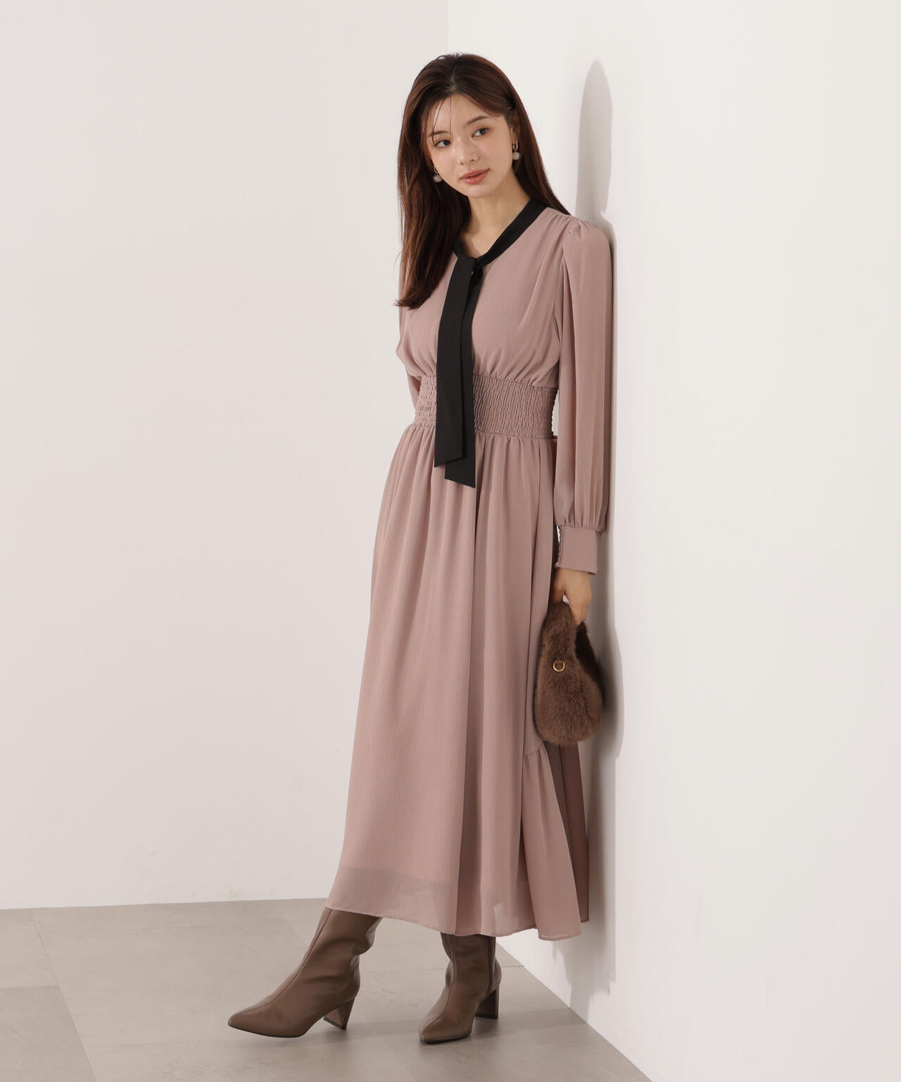 【青島心さん着用】タイ付きウエストシャーリングワンピース