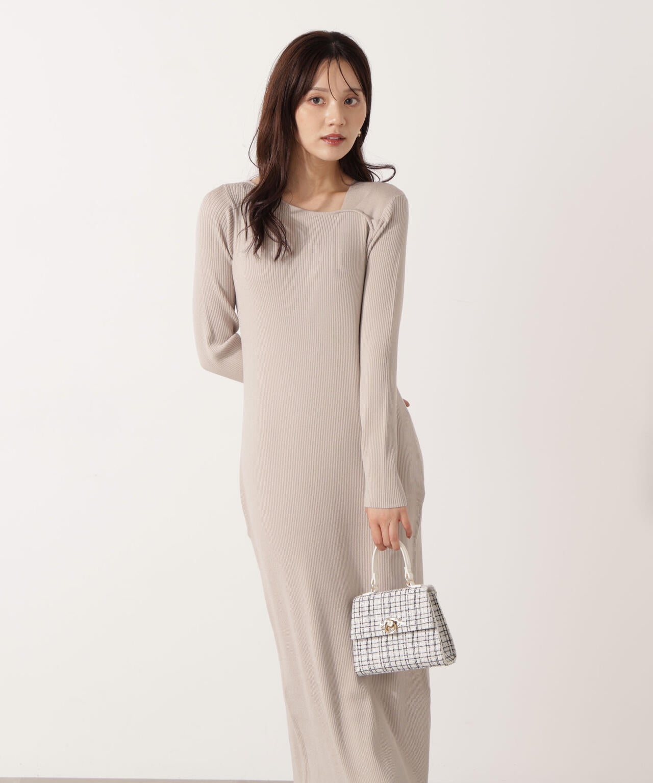 デコルテアシメリブニットワンピース | PROPORTION BODY DRESSING