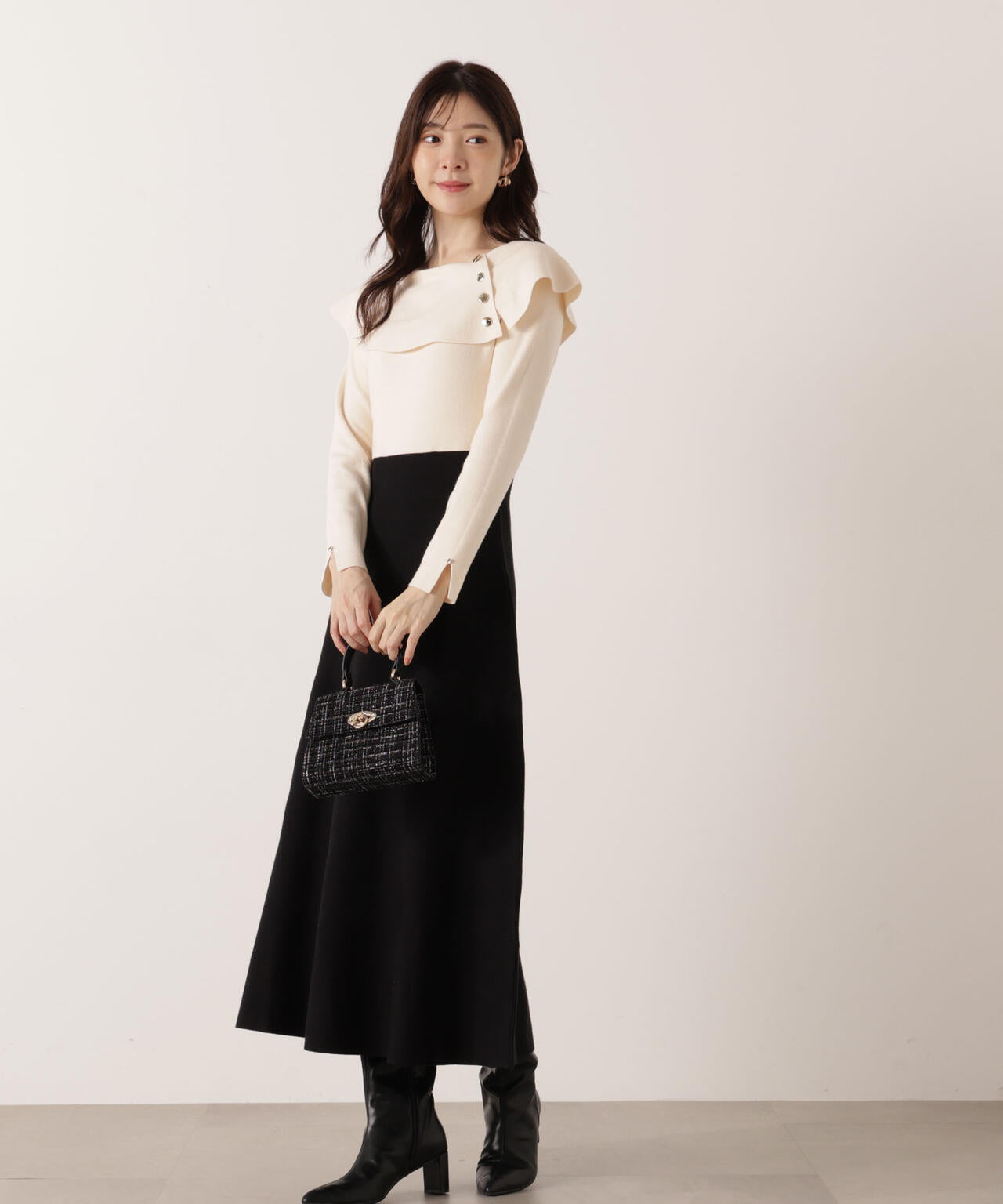 ケープニットワンピース【WEB・一部店舗限定】