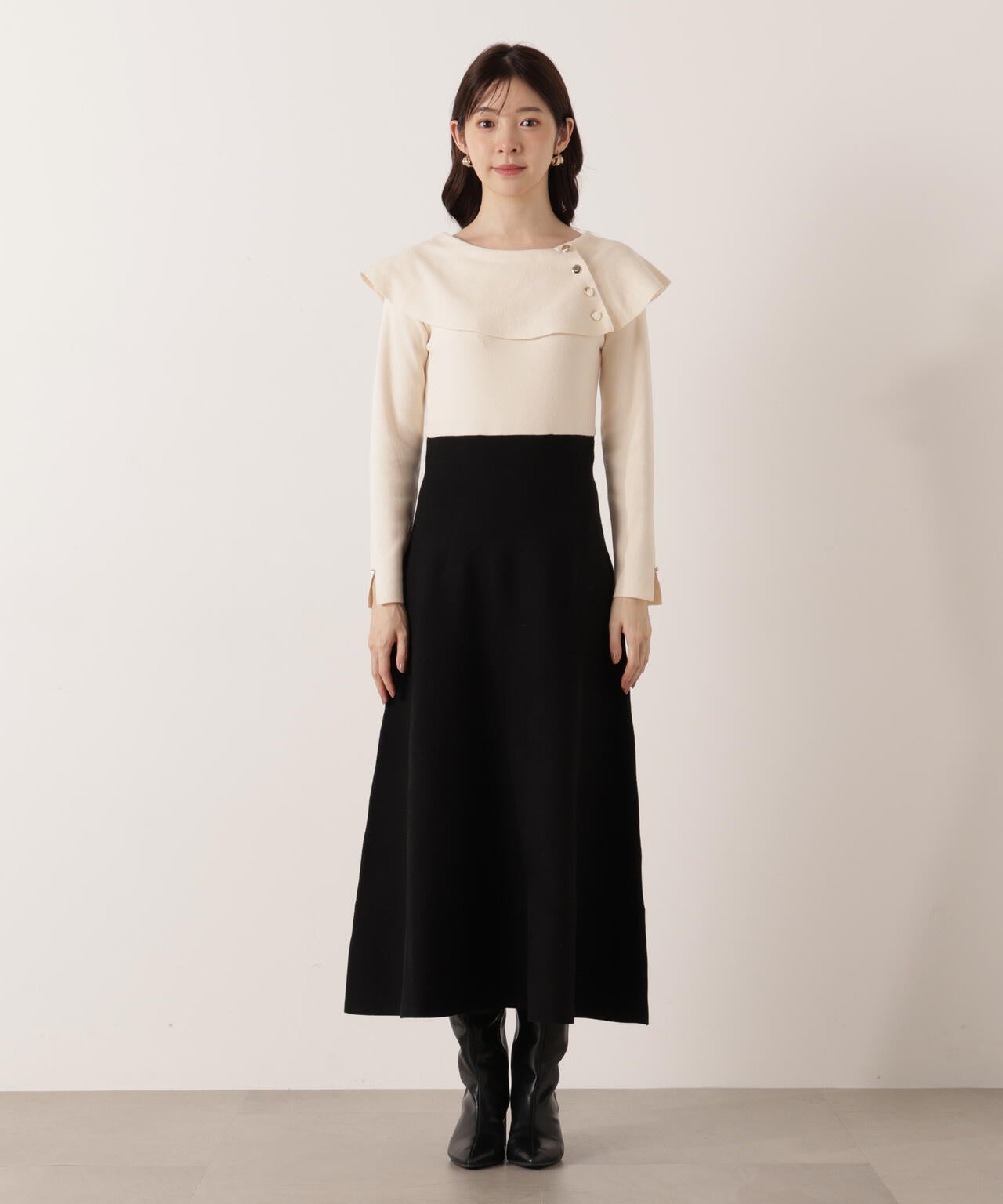 ケープニットワンピース【WEB・一部店舗限定】