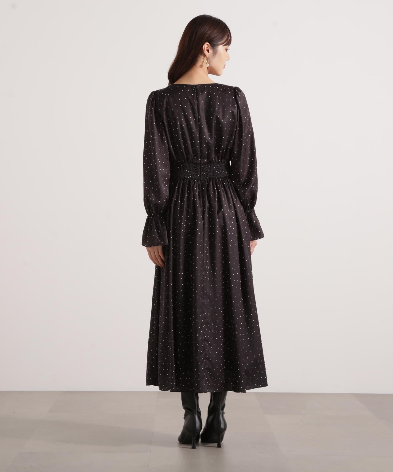 クルミ釦付きギャザーワンピース | PROPORTION BODY DRESSING