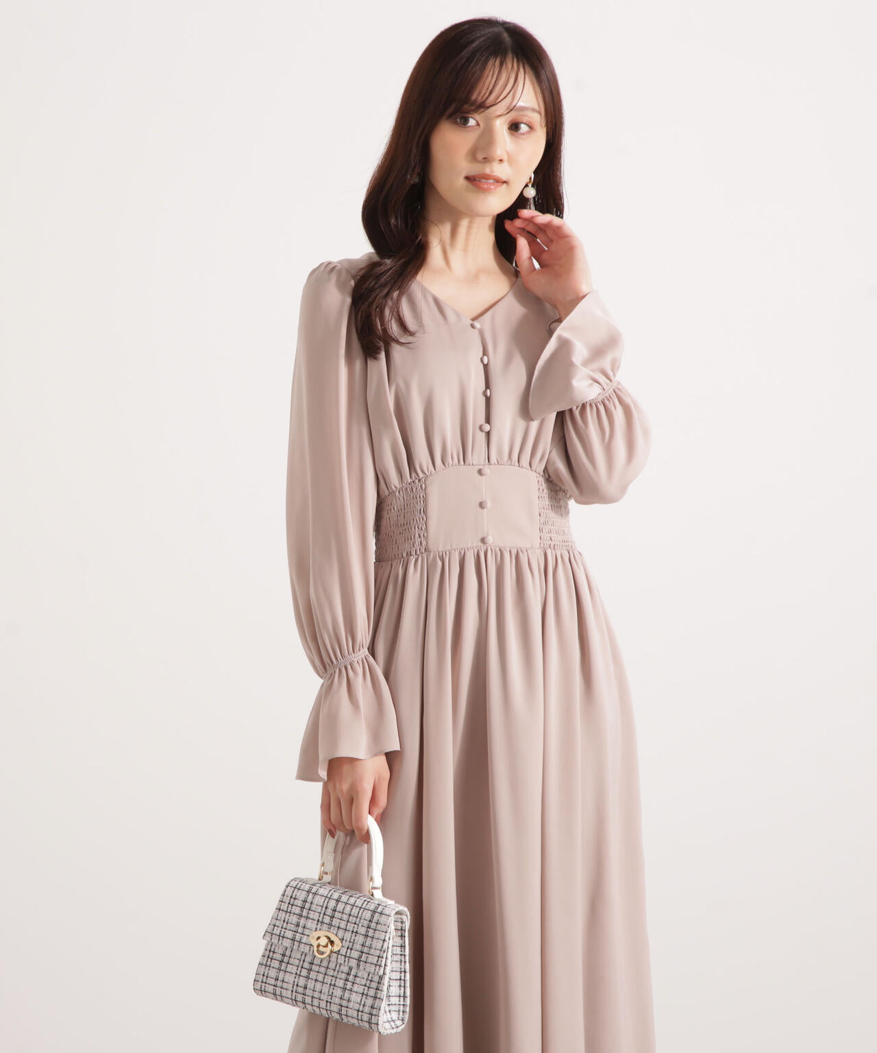＜ウォッシャブル＞クルミ釦付きギャザーワンピース
