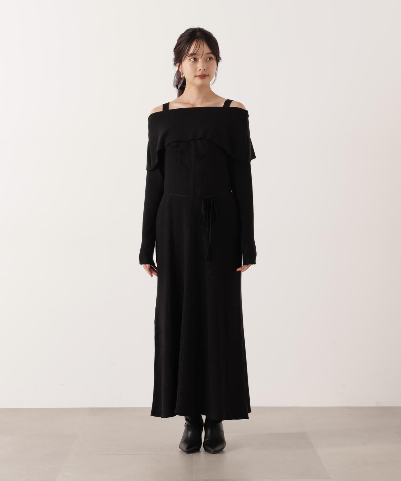 【加藤栞さん着用】オフショルリブニットワンピース