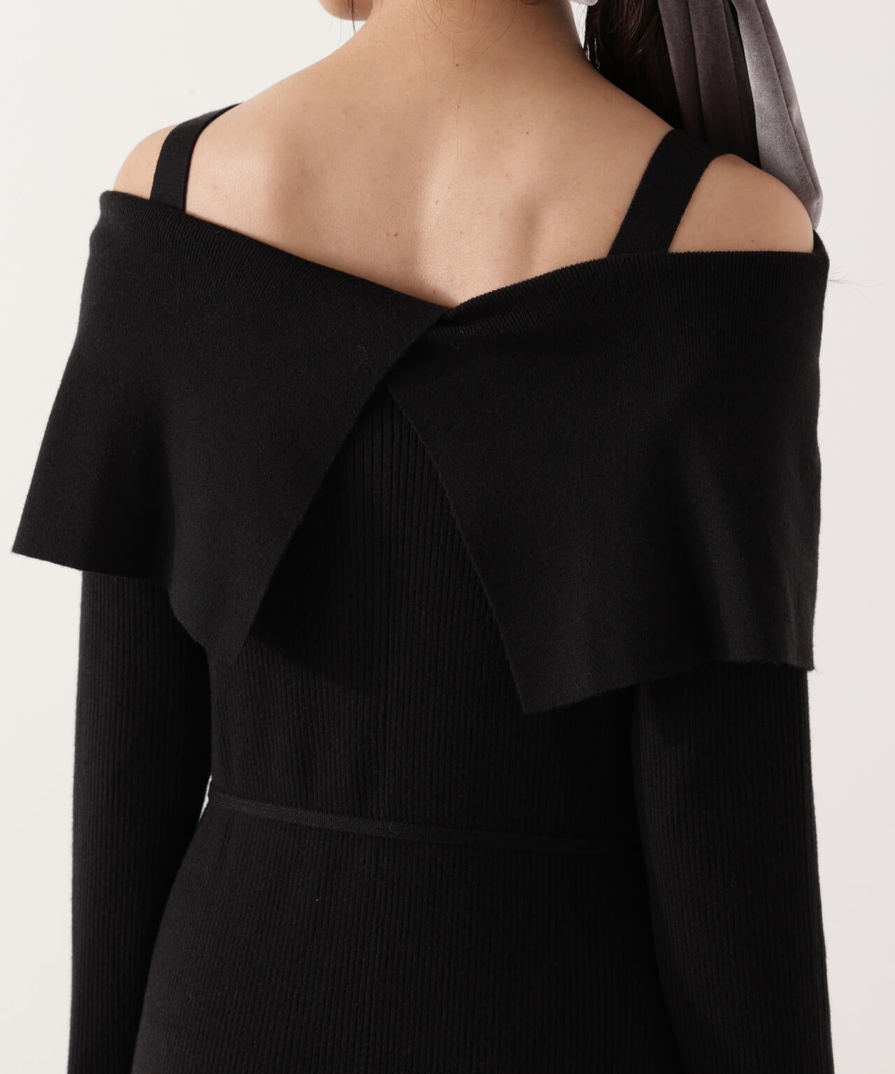 【加藤栞さん着用】オフショルリブニットワンピース