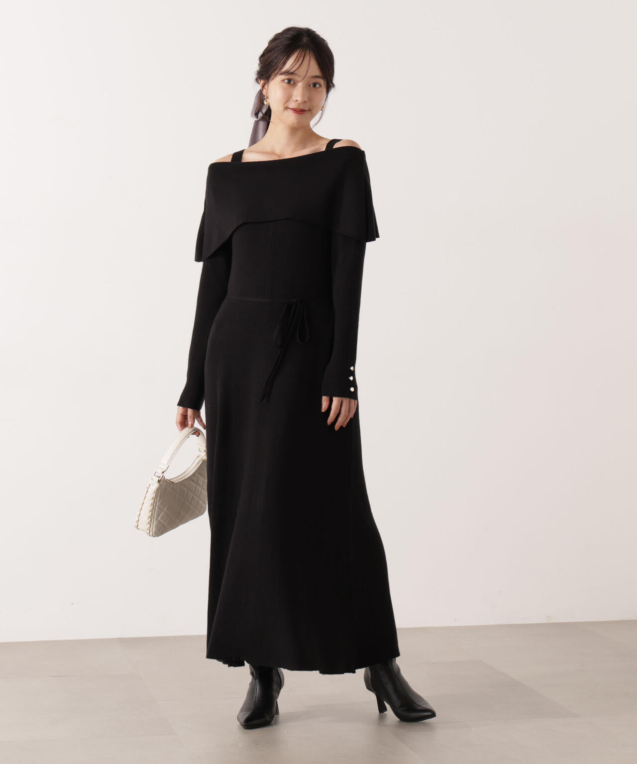 【加藤栞さん着用】オフショルリブニットワンピース