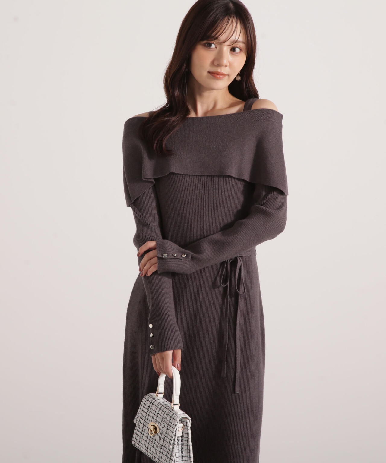 【加藤栞さん着用】オフショルリブニットワンピース