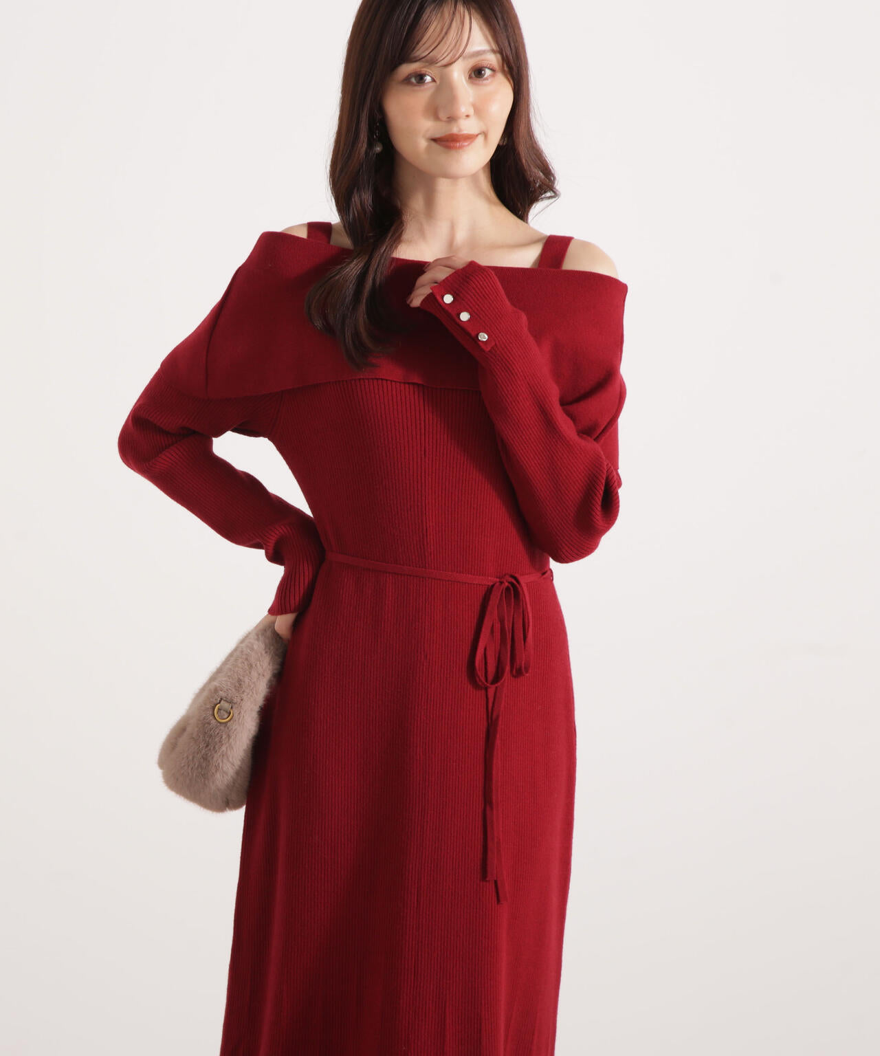 【加藤栞さん着用】オフショルリブニットワンピース