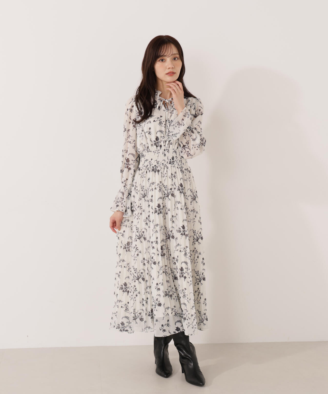 加藤栞さん着用】花柄プリーツワンピース | PROPORTION BODY DRESSING