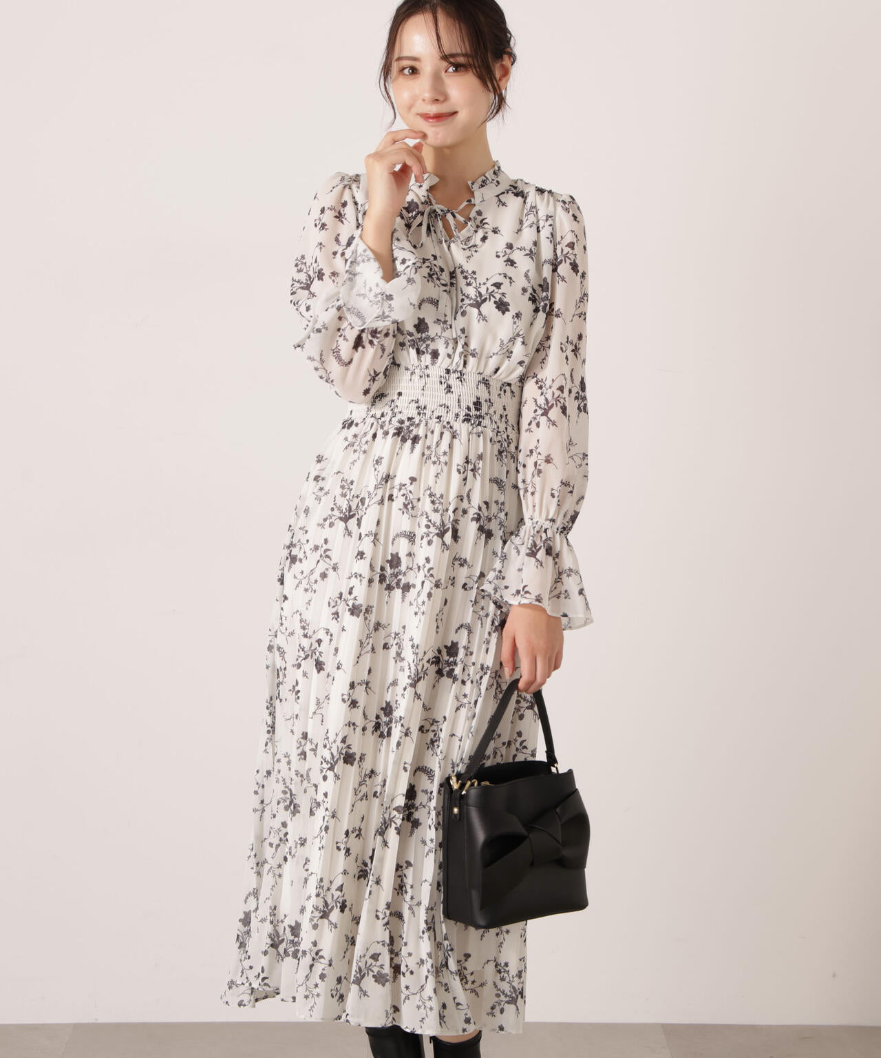 加藤栞さん着用】花柄プリーツワンピース | PROPORTION BODY DRESSING